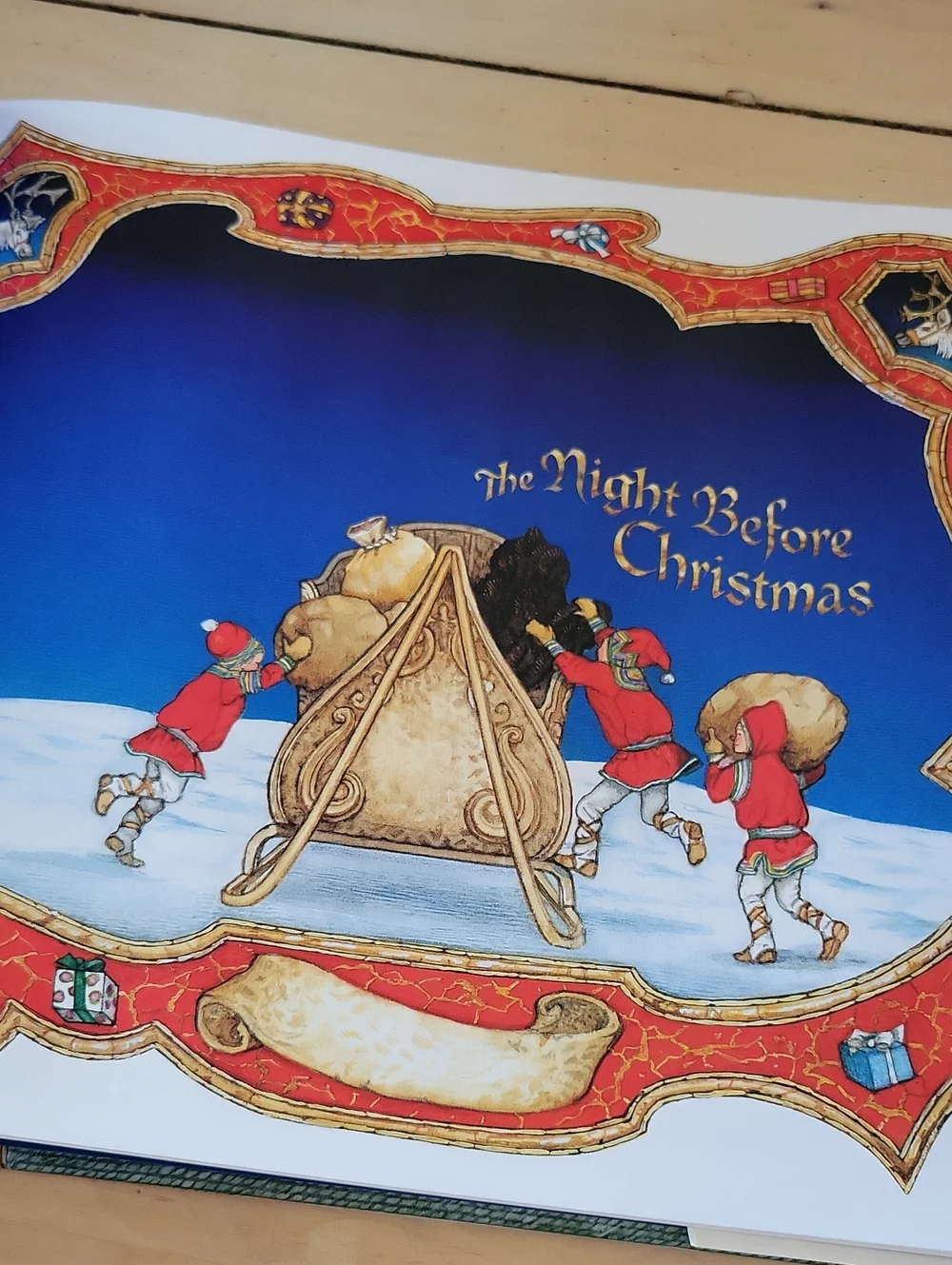 The Night Before Christmas by Jane Brett & Clement Moore